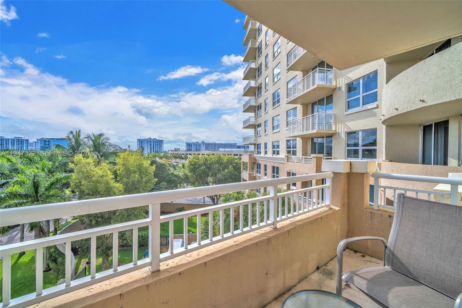 19501 W Country Club Dr #505, Aventura FL 33180