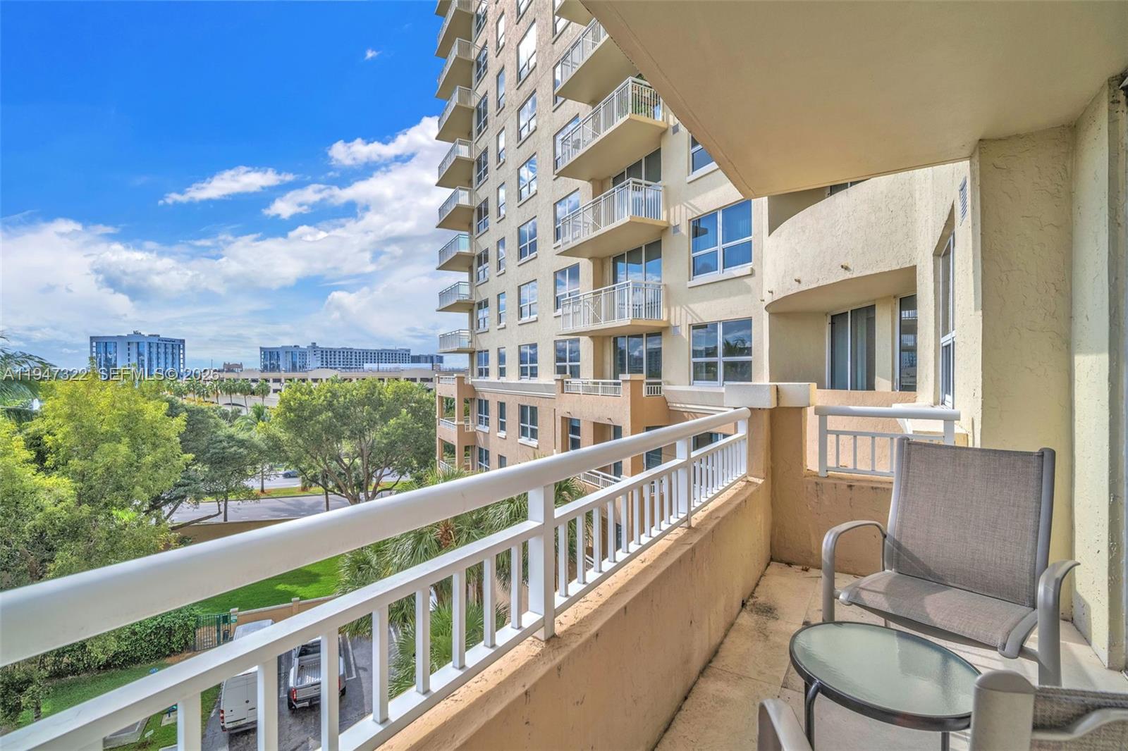 19501 W Country Club Dr #505, Aventura FL 33180