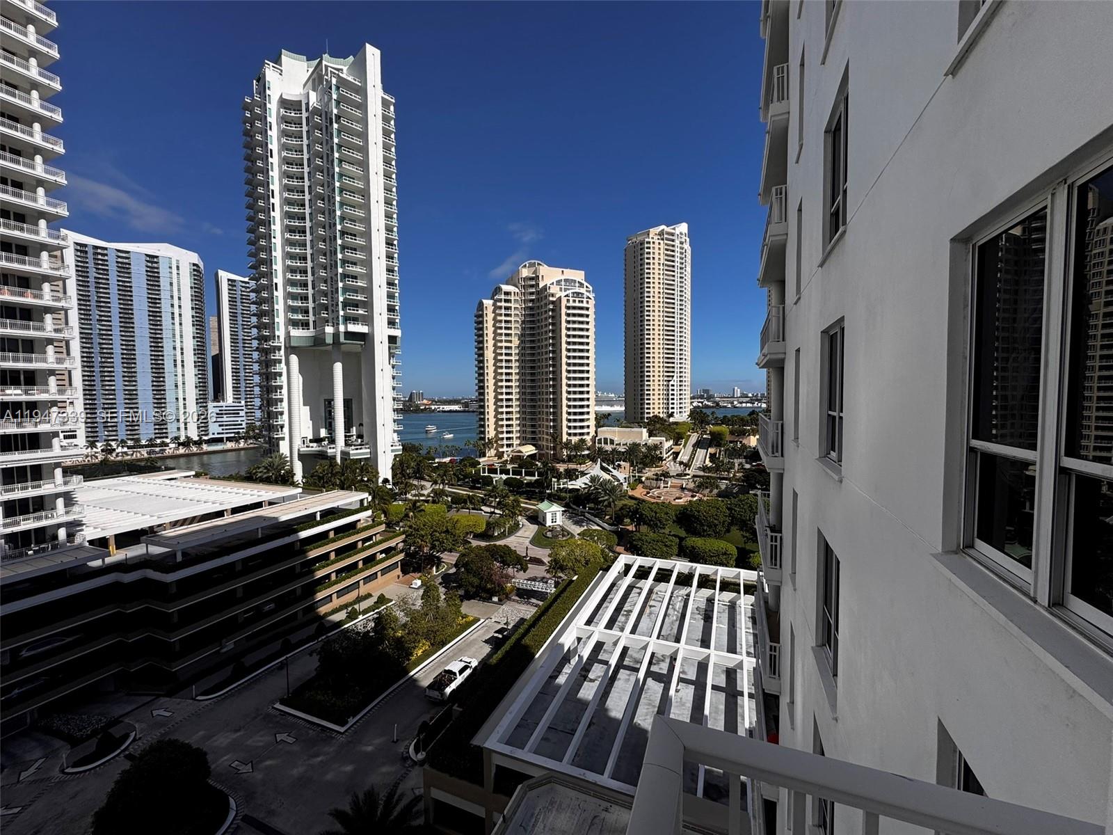701 Brickell Key Blvd #1208, Miami FL 33131