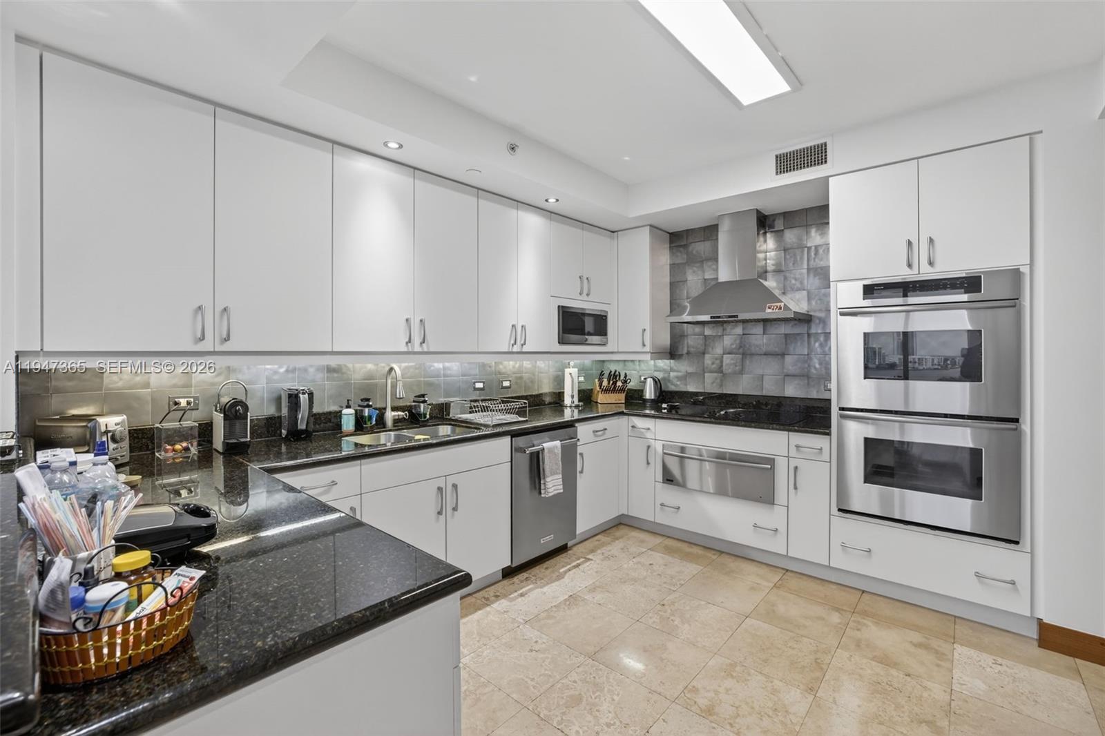3201 NE 183rd St #906, Aventura FL 33160