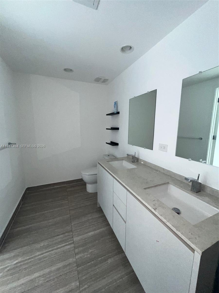 1010 Brickell Ave #2406, Miami FL 33131