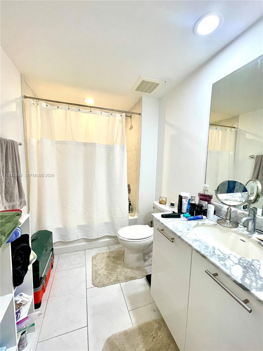951 Brickell Ave #3309, Miami FL 33131