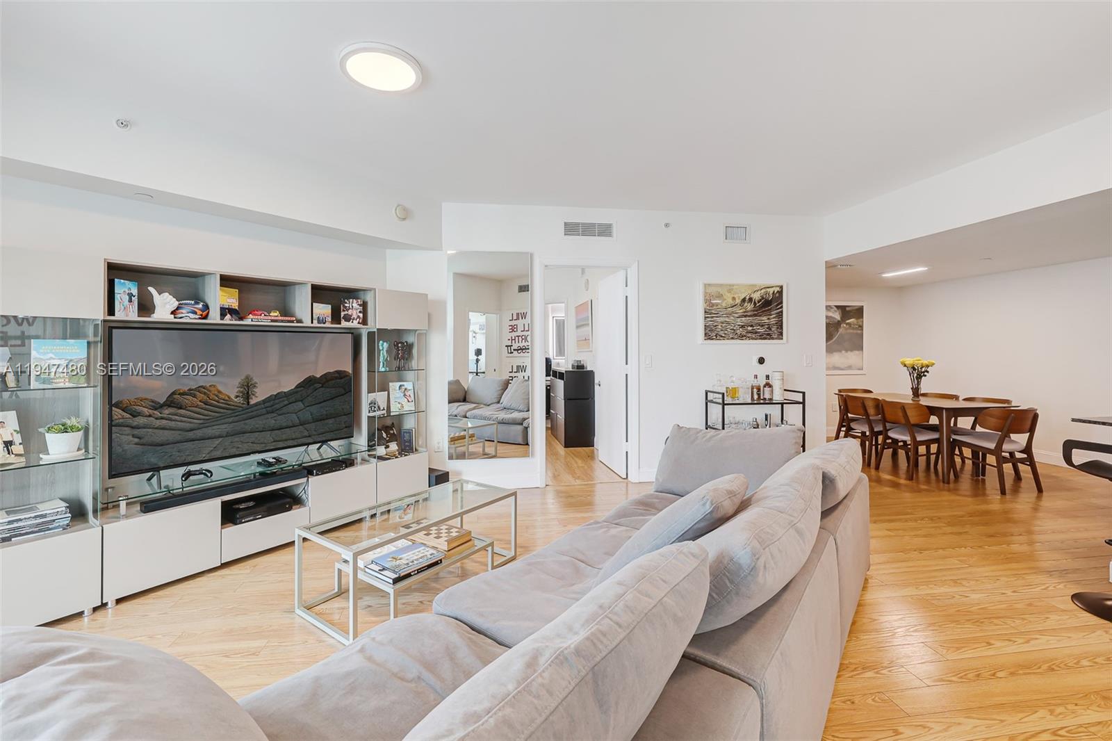 350 S Miami Ave #2104, Miami FL 33130