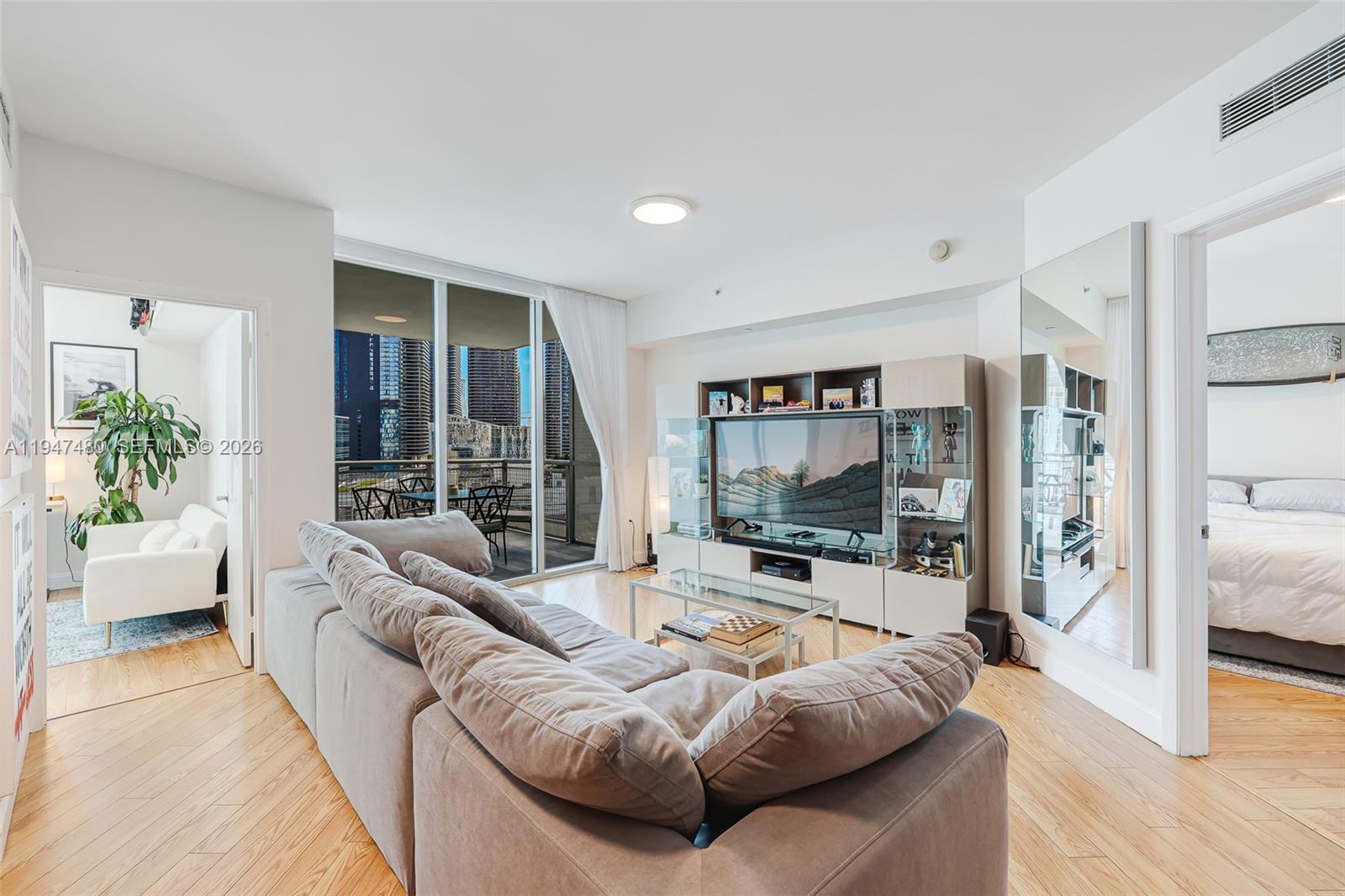 350 S Miami Ave #2104, Miami FL 33130