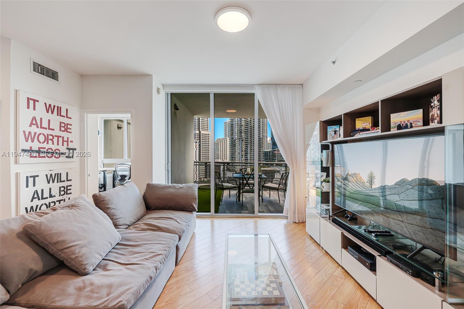 350 S Miami Ave #2104, Miami FL 33130
