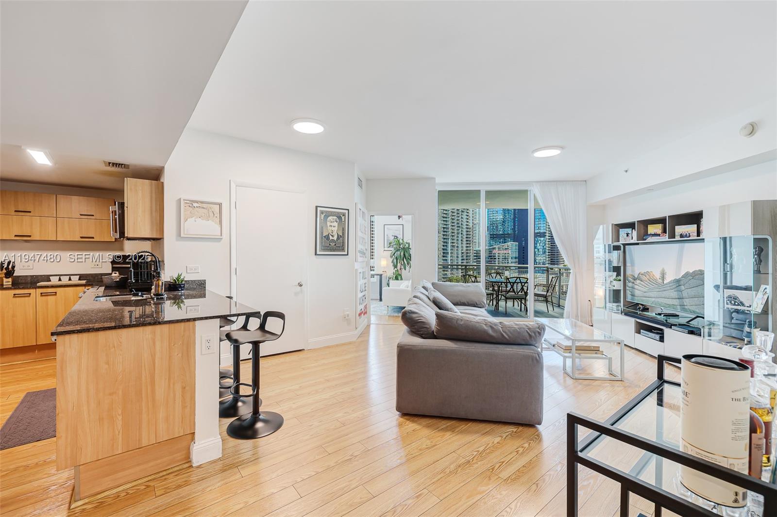 350 S Miami Ave #2104, Miami FL 33130
