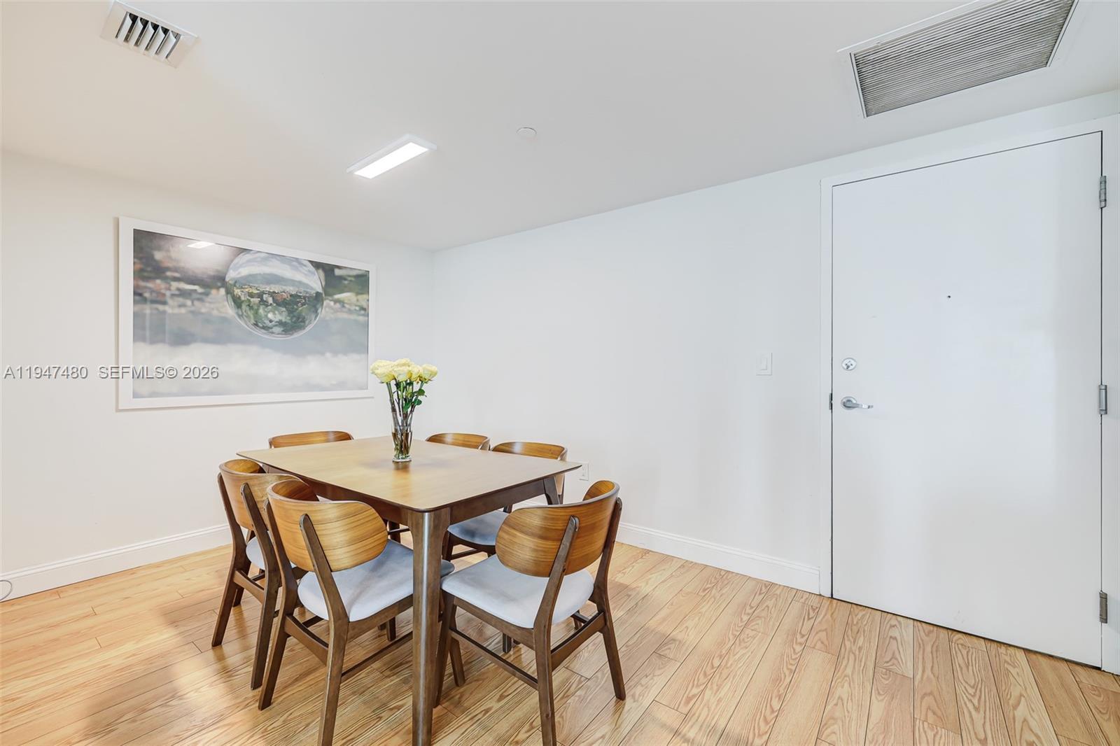 350 S Miami Ave #2104, Miami FL 33130