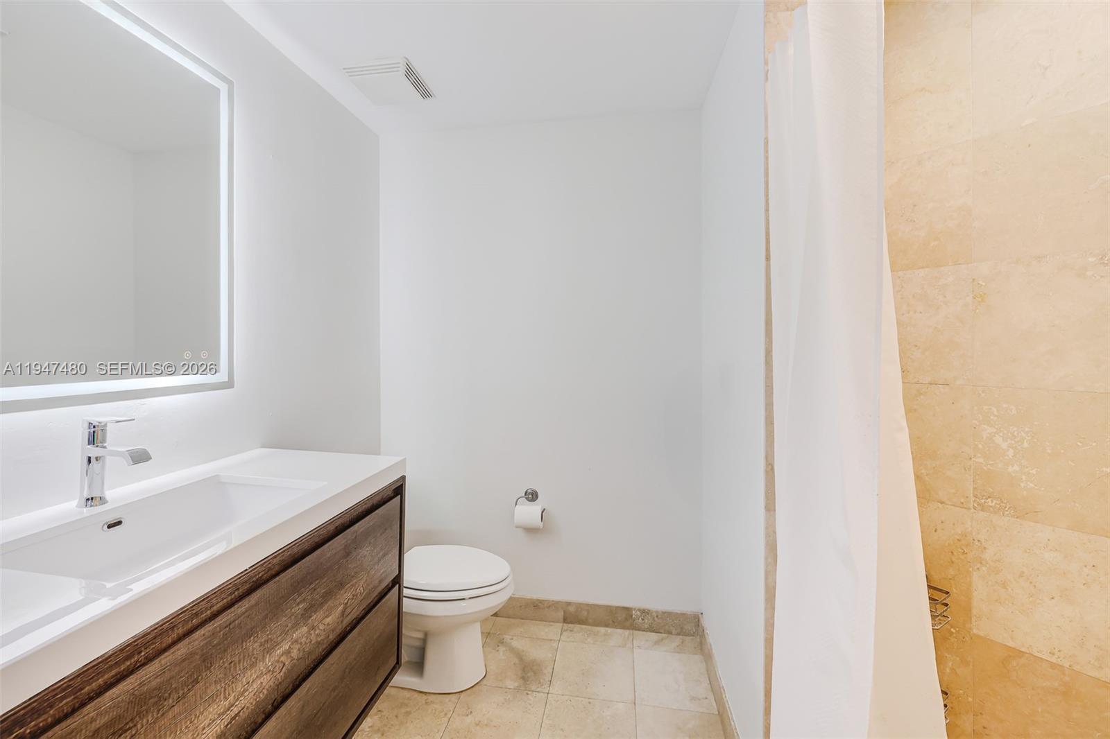 350 S Miami Ave #2104, Miami FL 33130
