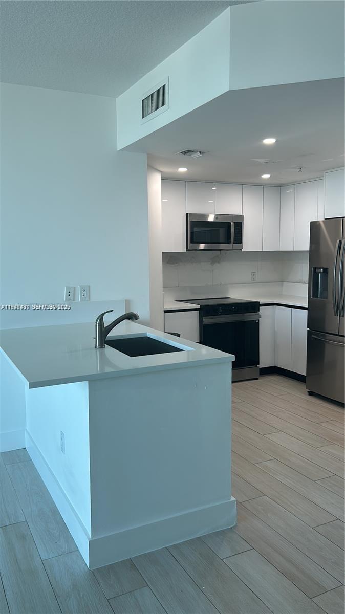 7910 Harbor Island Dr #408, North Bay Village FL 33141
