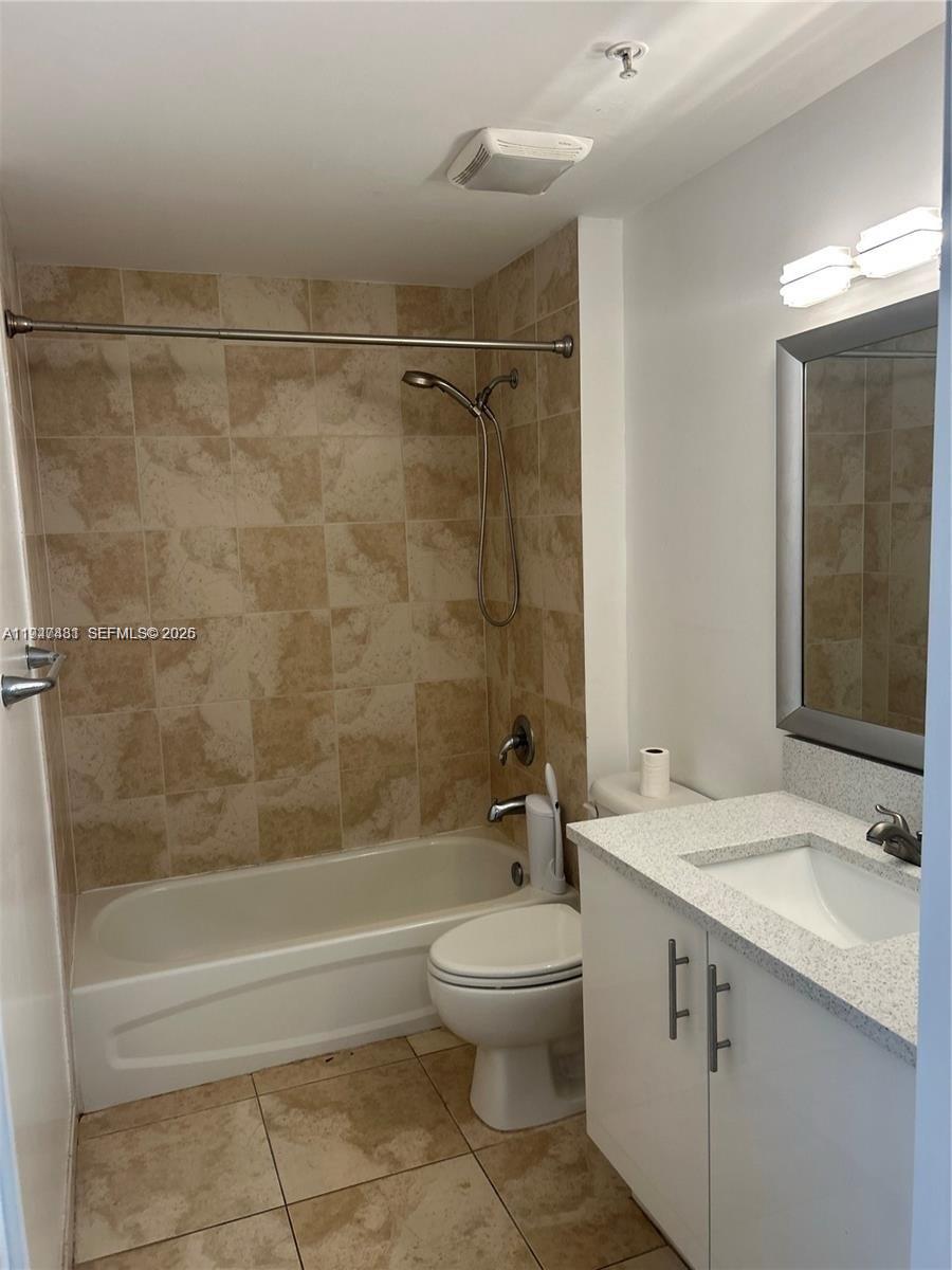 7910 Harbor Island Dr #408, North Bay Village FL 33141