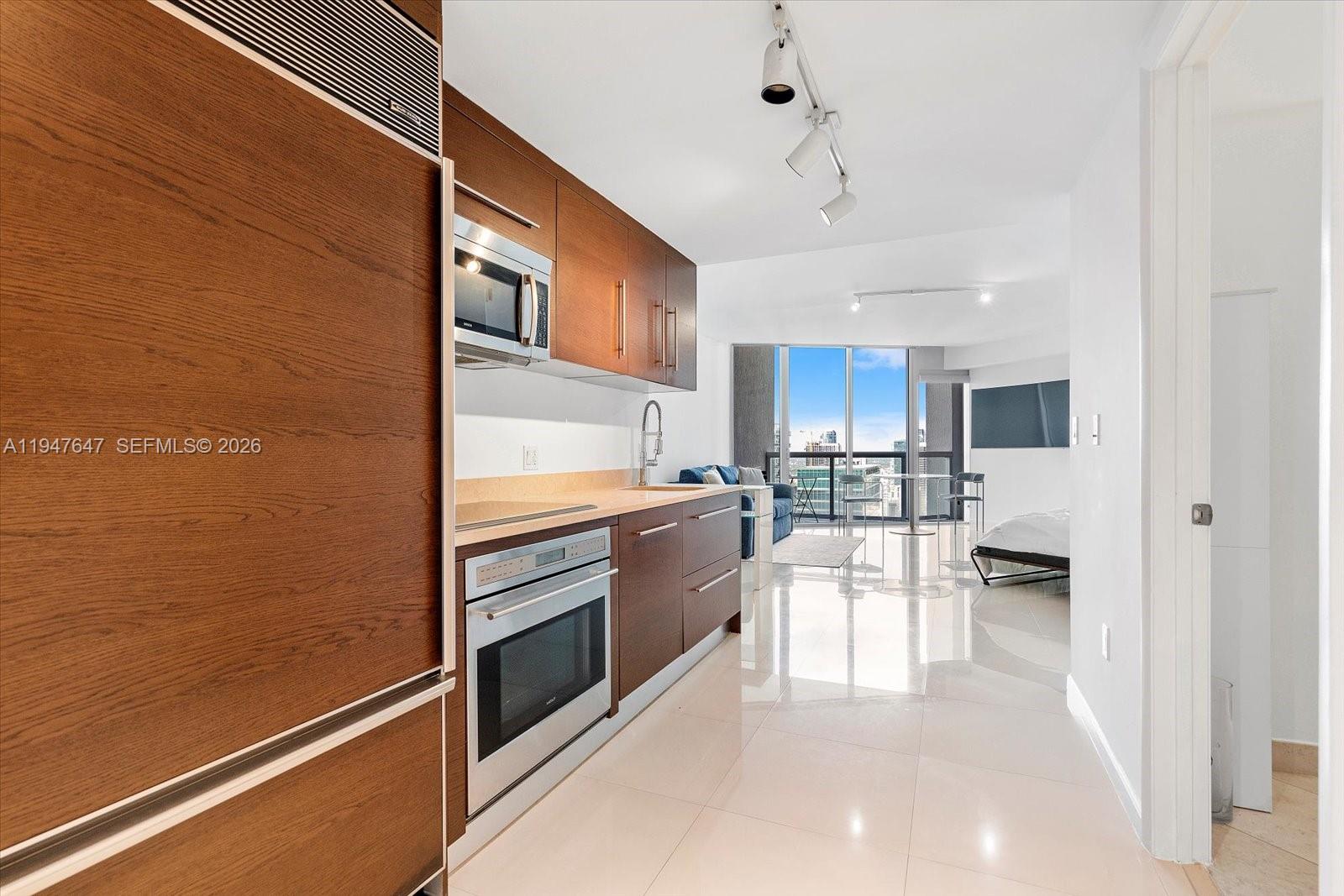 475 Brickell Ave #5208, Miami FL 33131