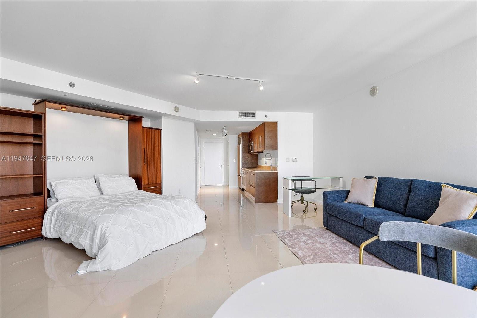 475 Brickell Ave #5208, Miami FL 33131