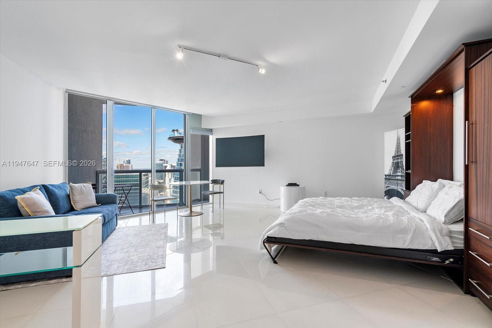 475 Brickell Ave #5208, Miami FL 33131