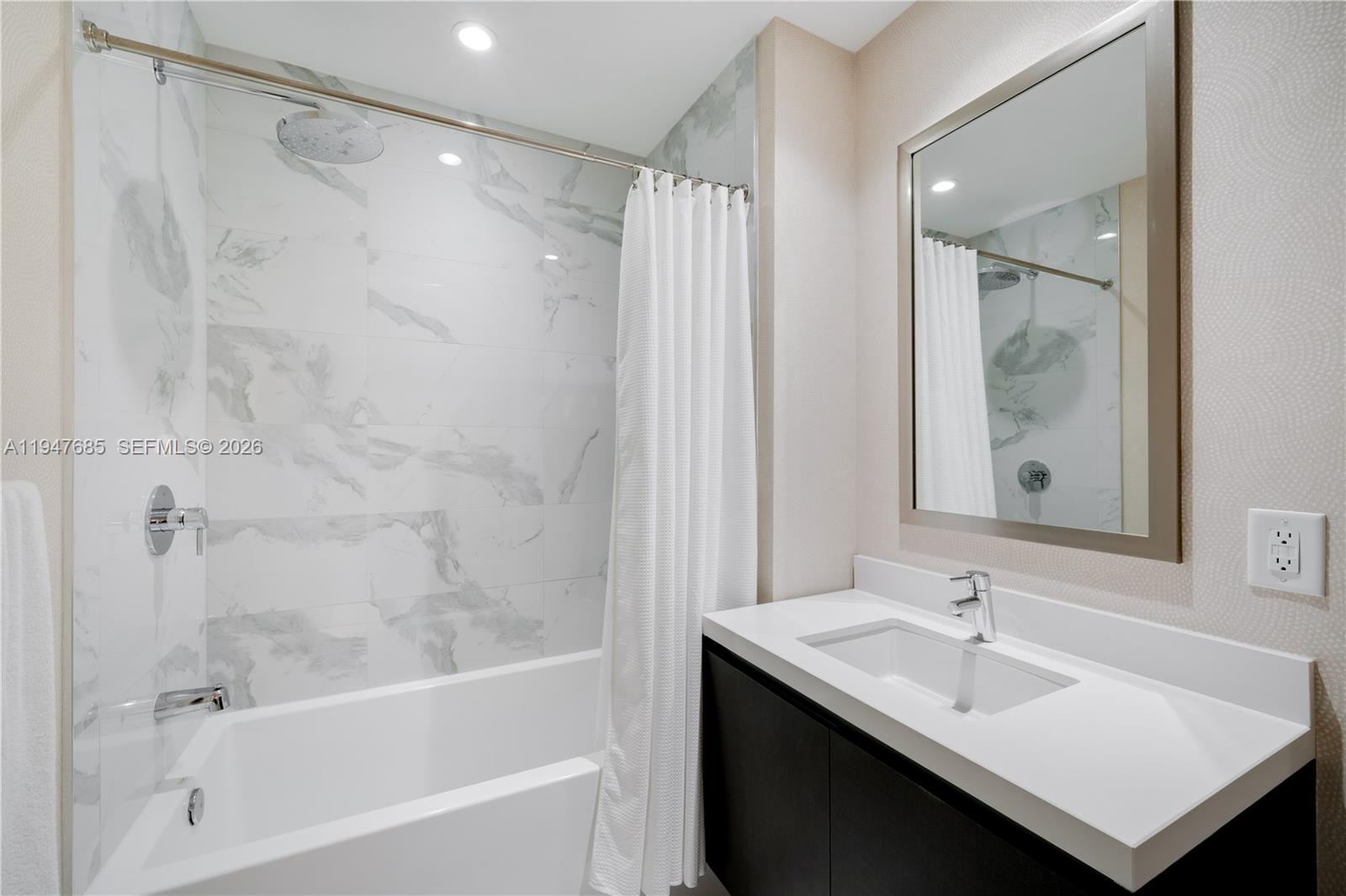851 NE 1st Ave #3408, Miami FL 33132