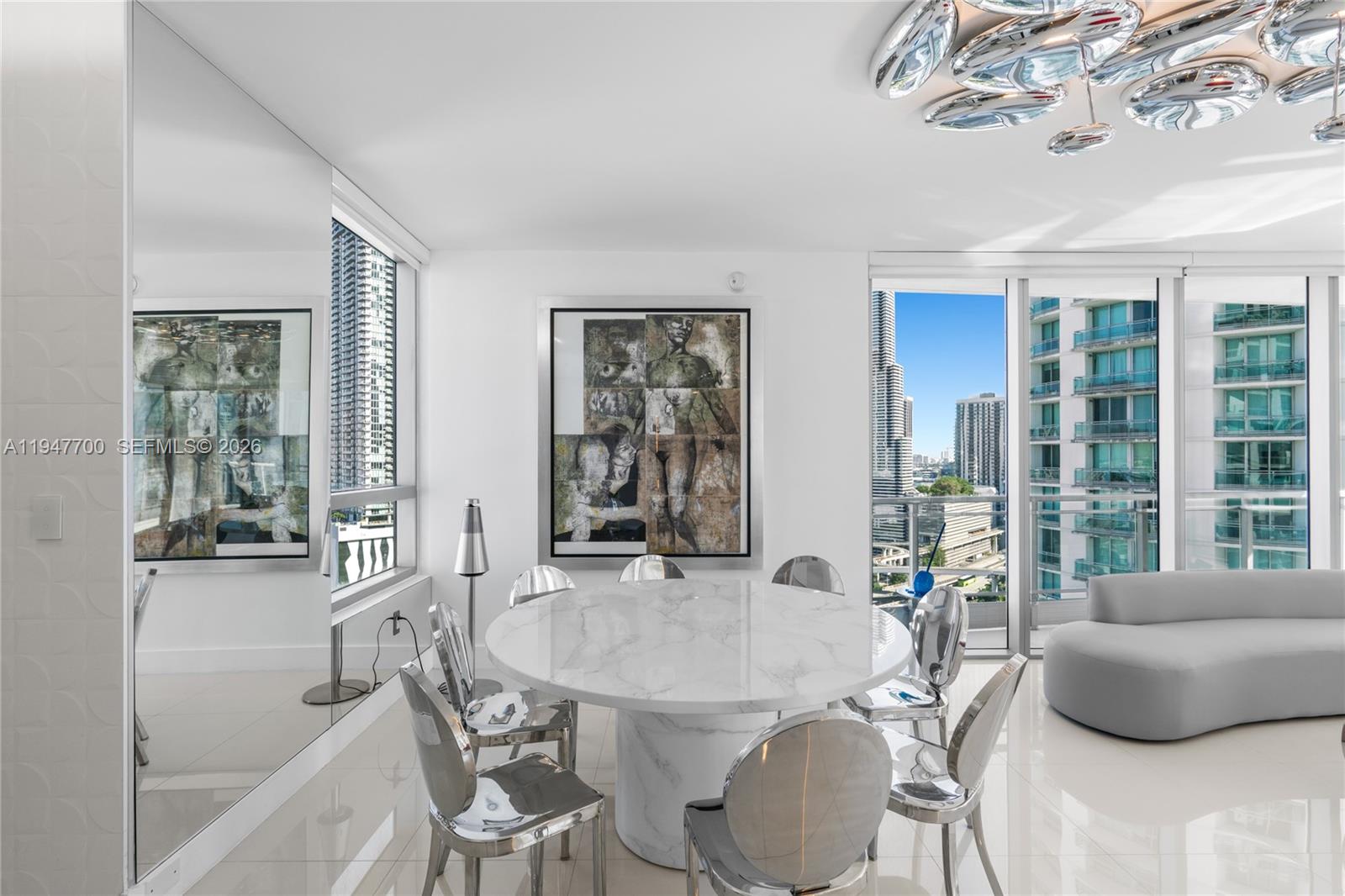 90 SW 3rd St #2204, Miami FL 33130