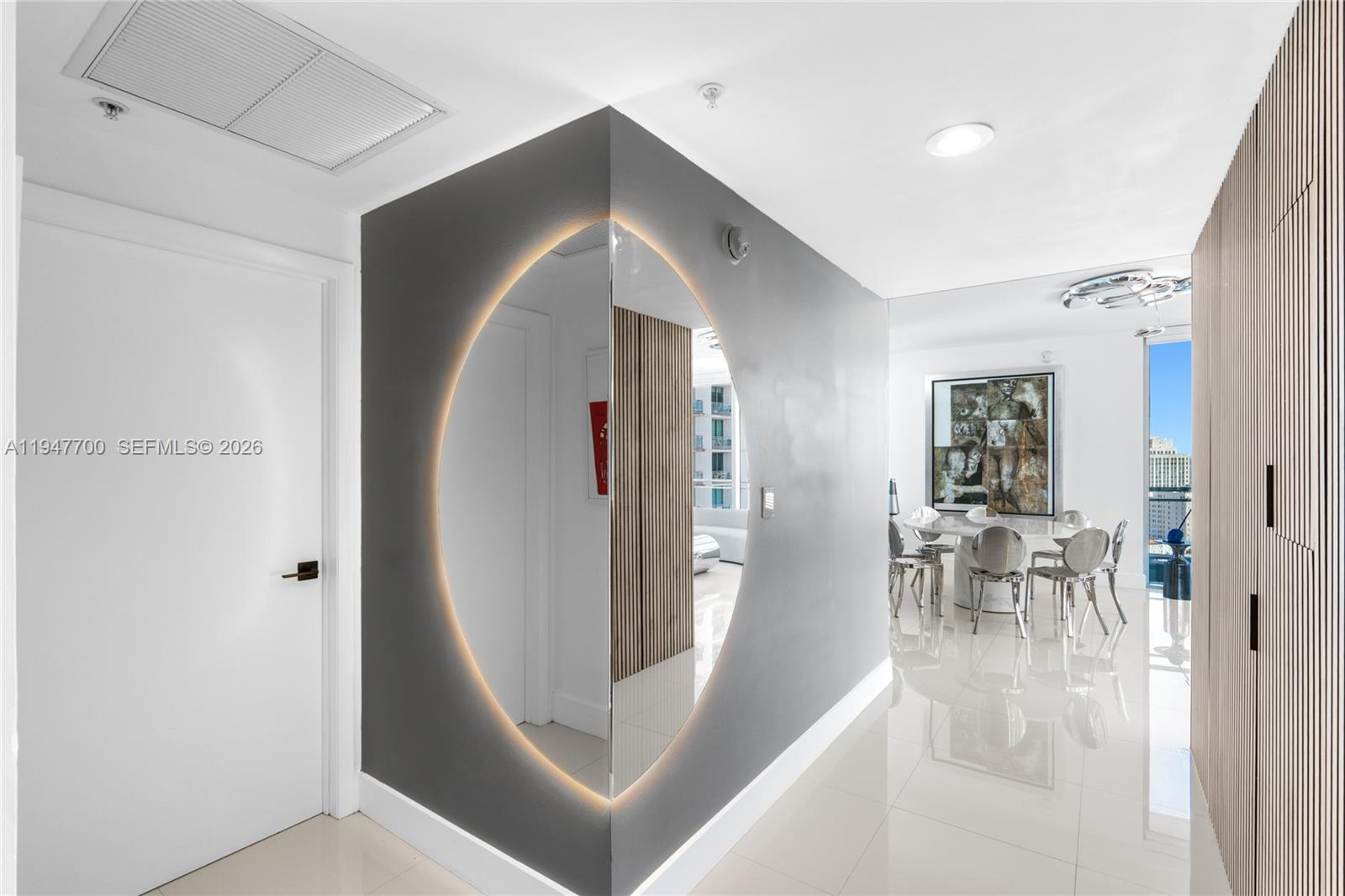90 SW 3rd St #2204, Miami FL 33130