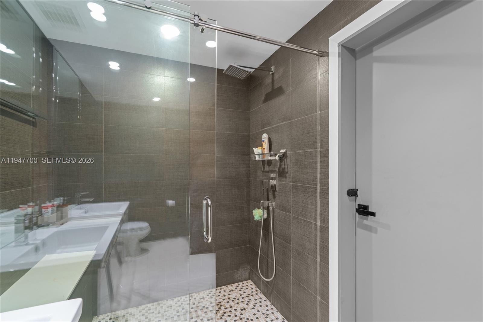 90 SW 3rd St #2204, Miami FL 33130