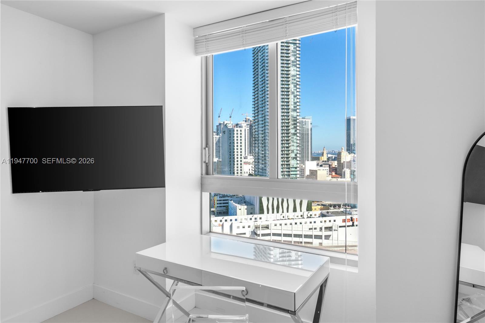 90 SW 3rd St #2204, Miami FL 33130