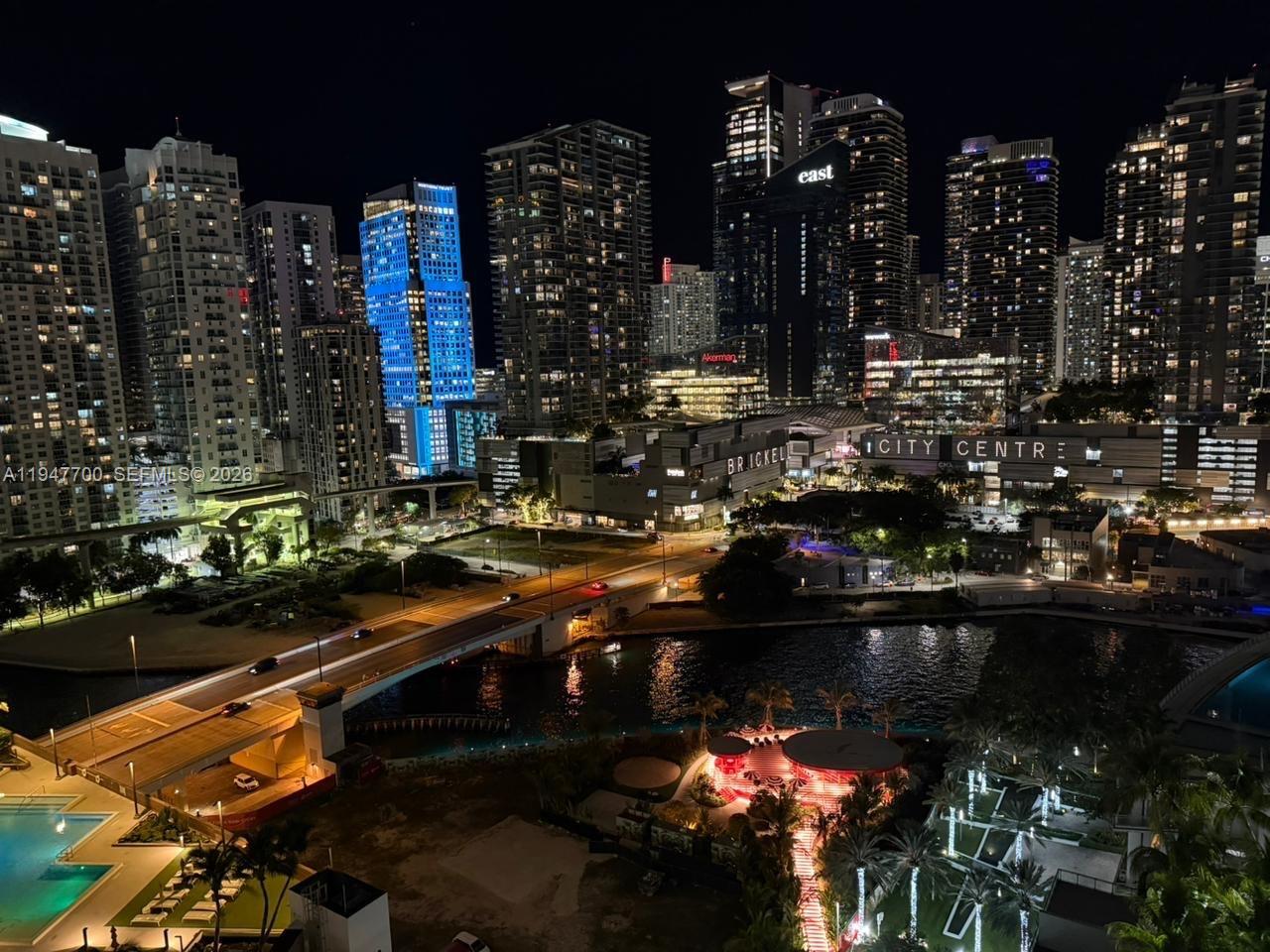 90 SW 3rd St #2204, Miami FL 33130