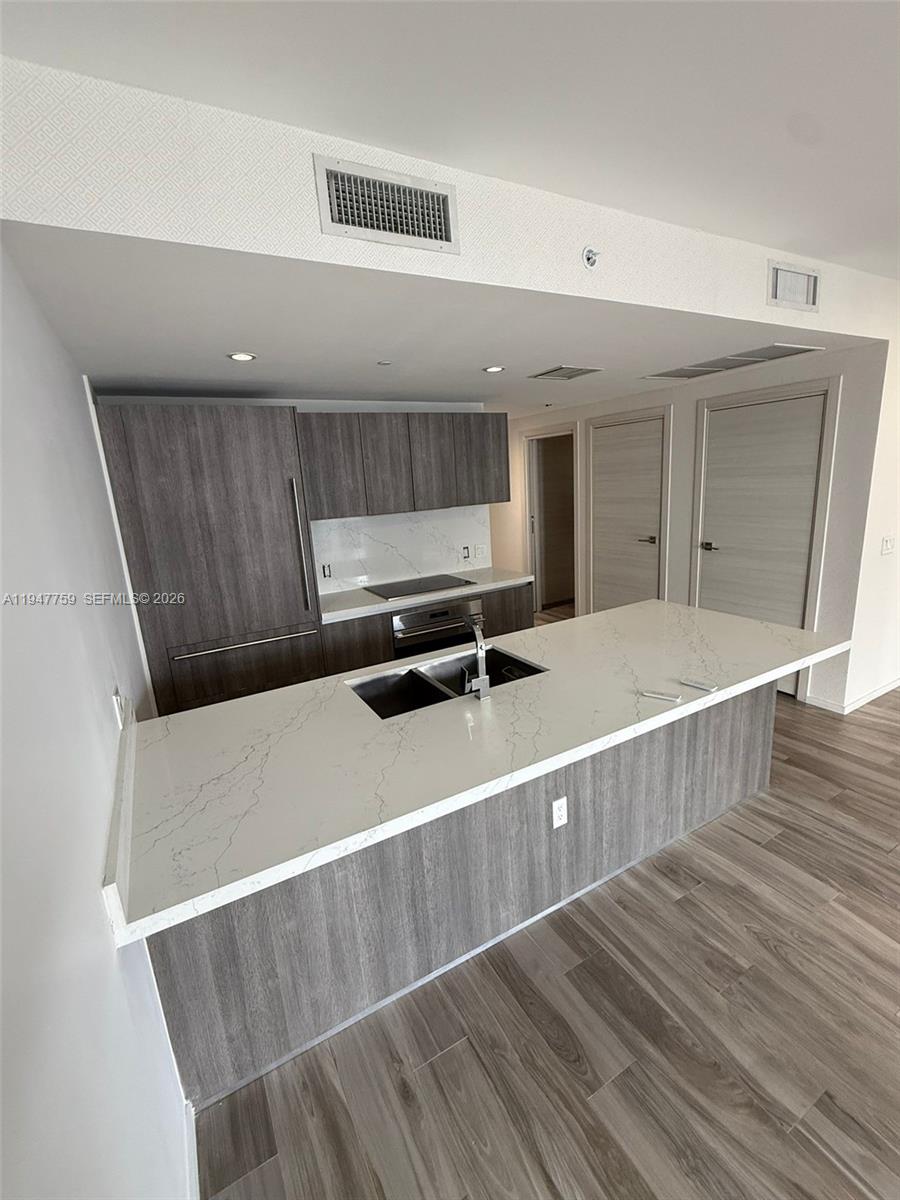 801 S Miami Ave #1804, Miami FL 33130