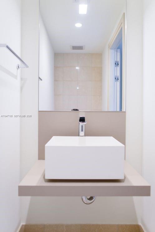 1000 Brickell Plz #3409, Miami FL 33131