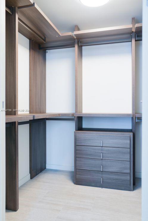 1000 Brickell Plz #3409, Miami FL 33131