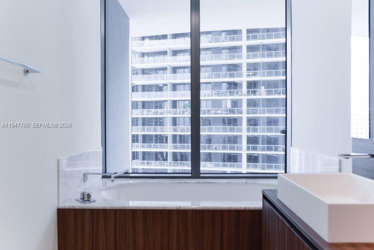 1000 Brickell Plz #3409, Miami FL 33131
