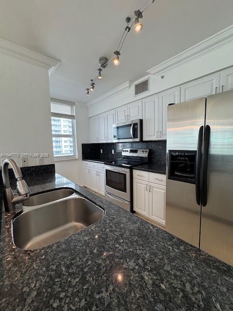 1155 Brickell Bay Dr #1802, Miami FL 33131
