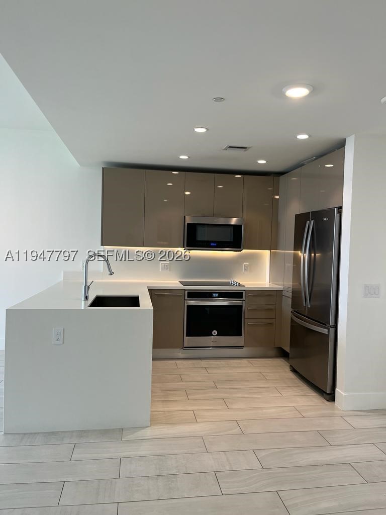 2000 Metropica Way #1602, Sunrise FL 33323