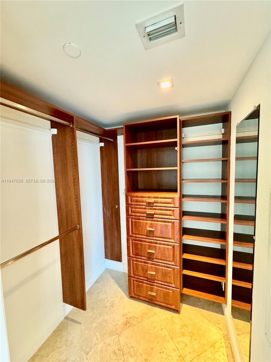 350 S Miami Ave #2912, Miami FL 33130