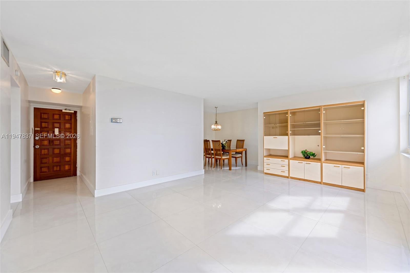 430 Golden Isles Dr #707, Hallandale Beach FL 33009