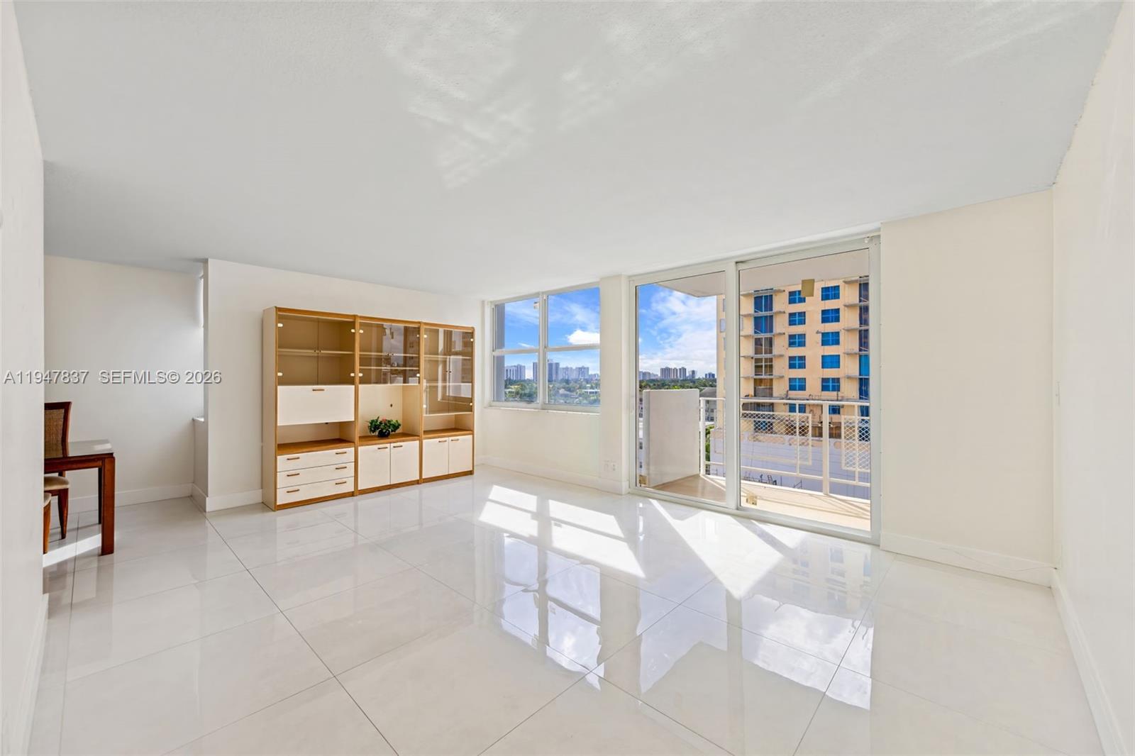 430 Golden Isles Dr #707, Hallandale Beach FL 33009