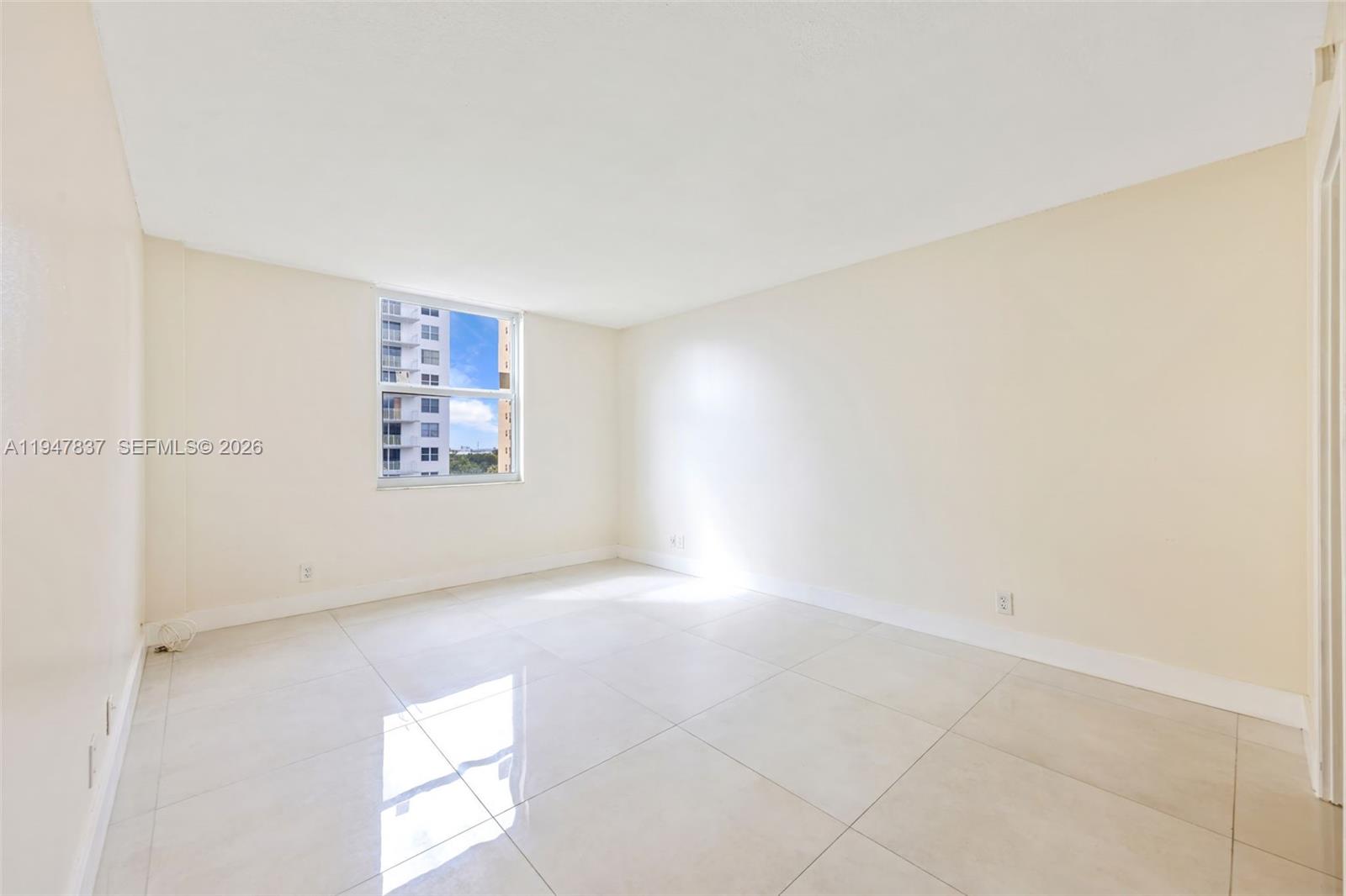 430 Golden Isles Dr #707, Hallandale Beach FL 33009