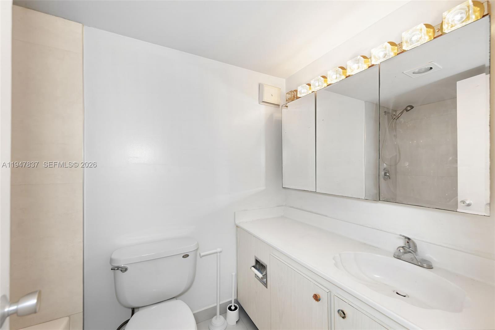430 Golden Isles Dr #707, Hallandale Beach FL 33009