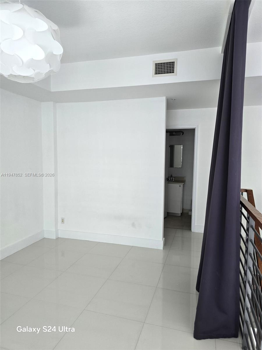 60 SW 13th St #2822, Miami FL 33130