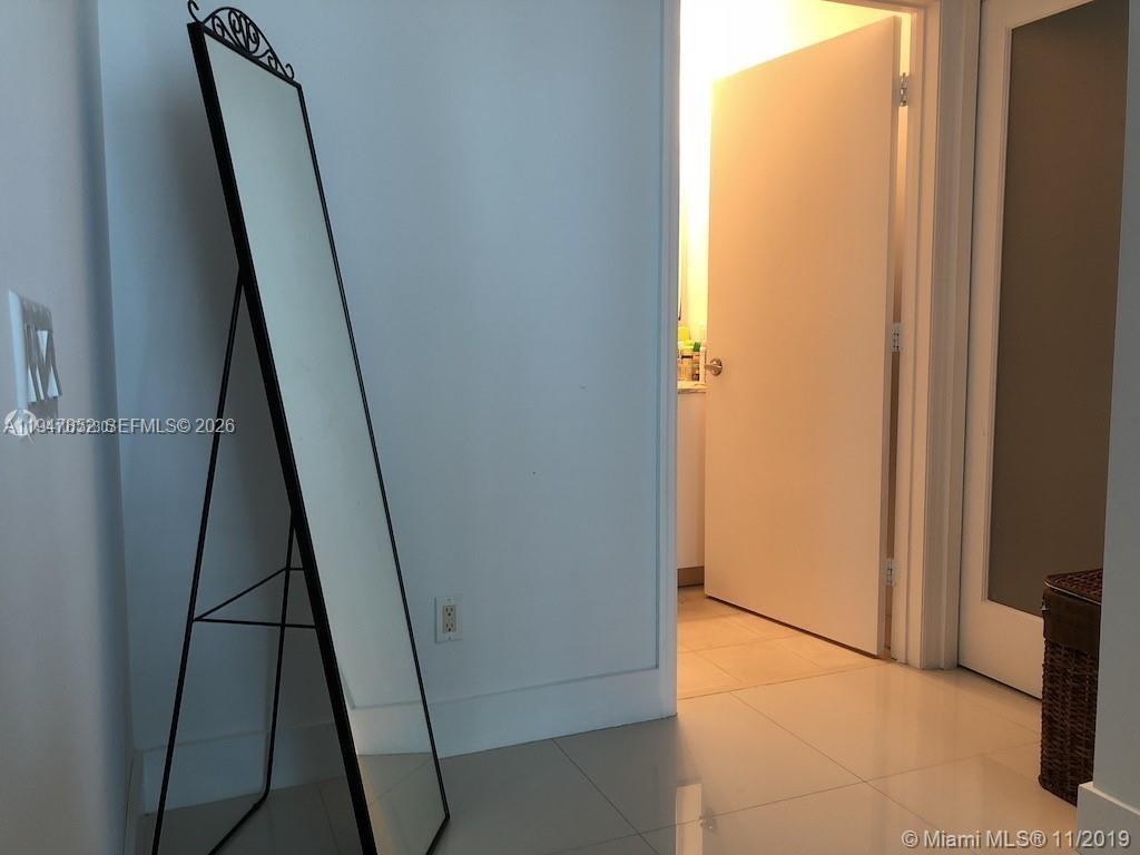 60 SW 13th St #2822, Miami FL 33130