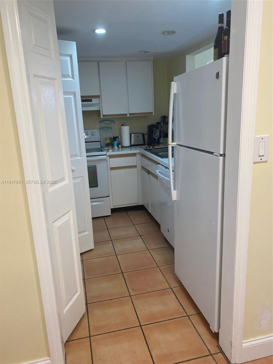 540 Brickell Key Dr #705, Miami FL 33131