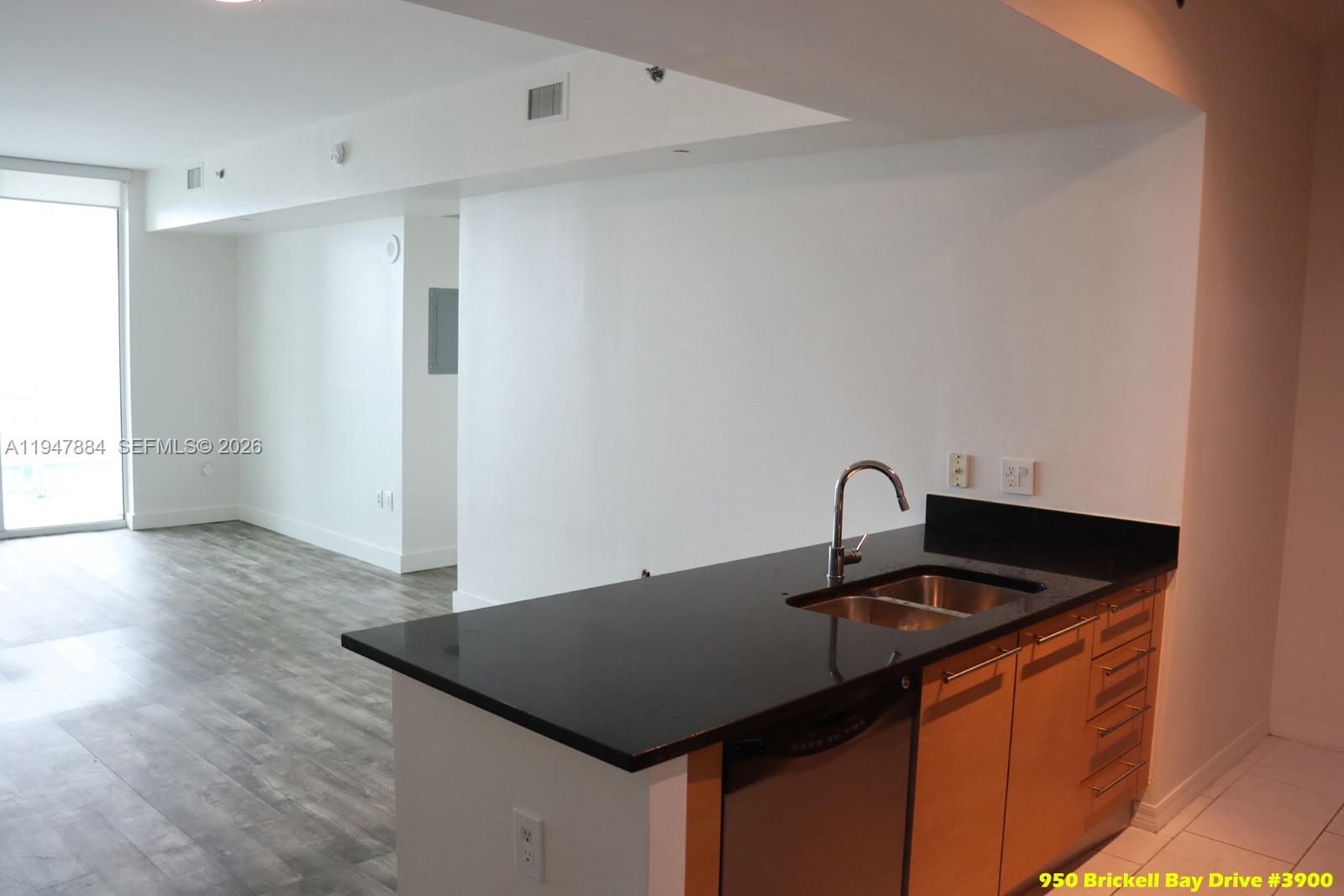 950 Brickell Bay Dr #3900, Miami FL 33131