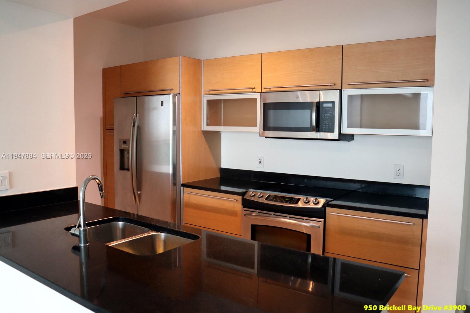 950 Brickell Bay Dr #3900, Miami FL 33131