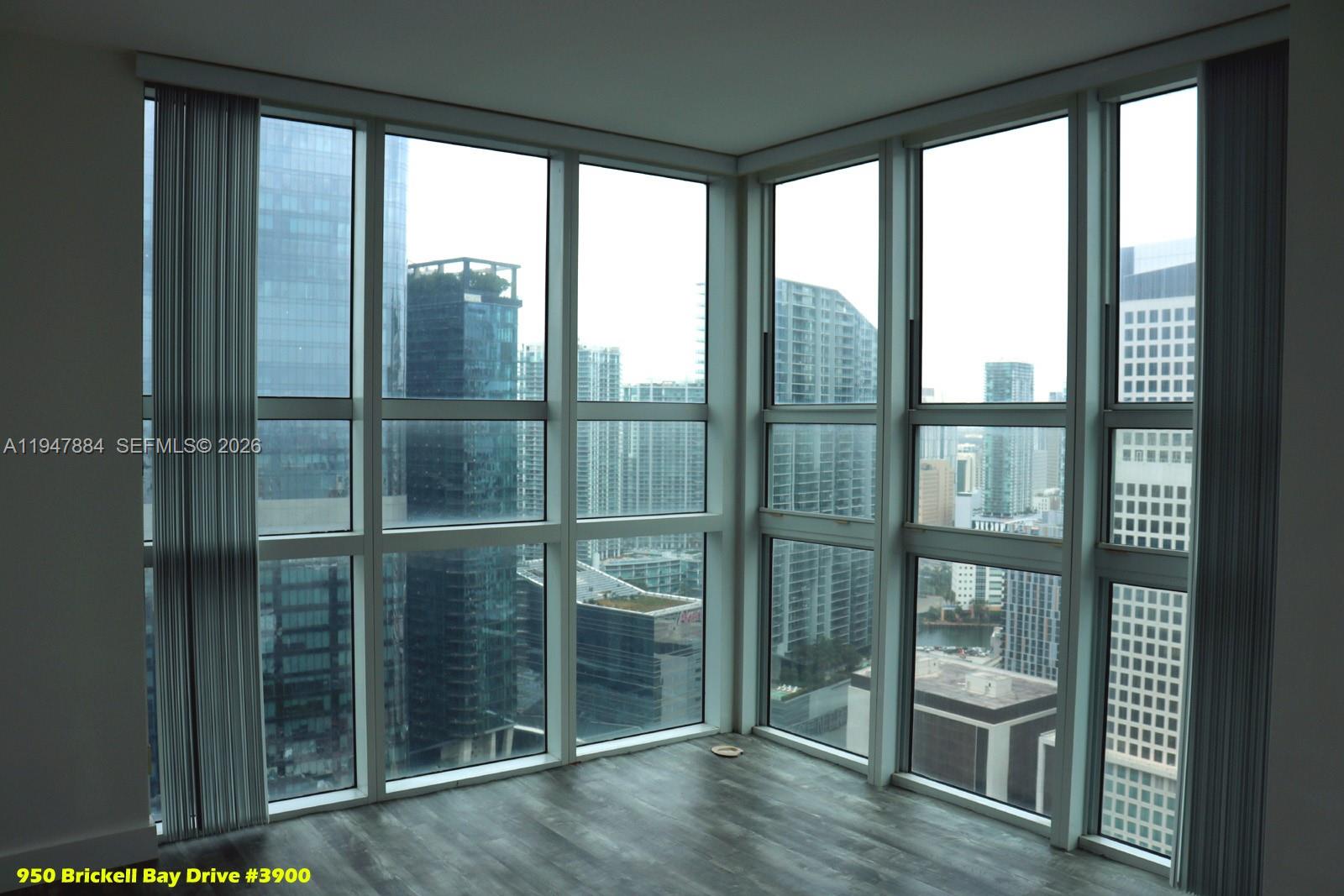 950 Brickell Bay Dr #3900, Miami FL 33131