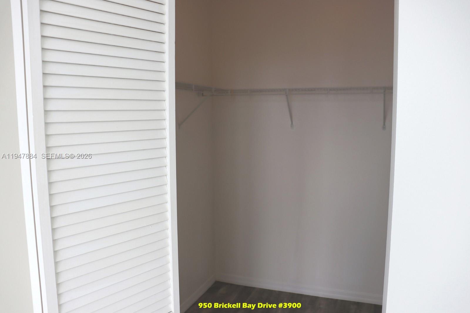 950 Brickell Bay Dr #3900, Miami FL 33131