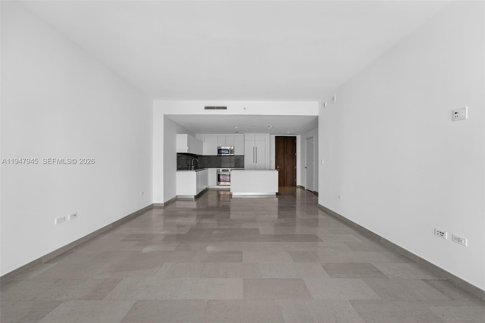68 SE 6th St #2110, Miami FL 33131