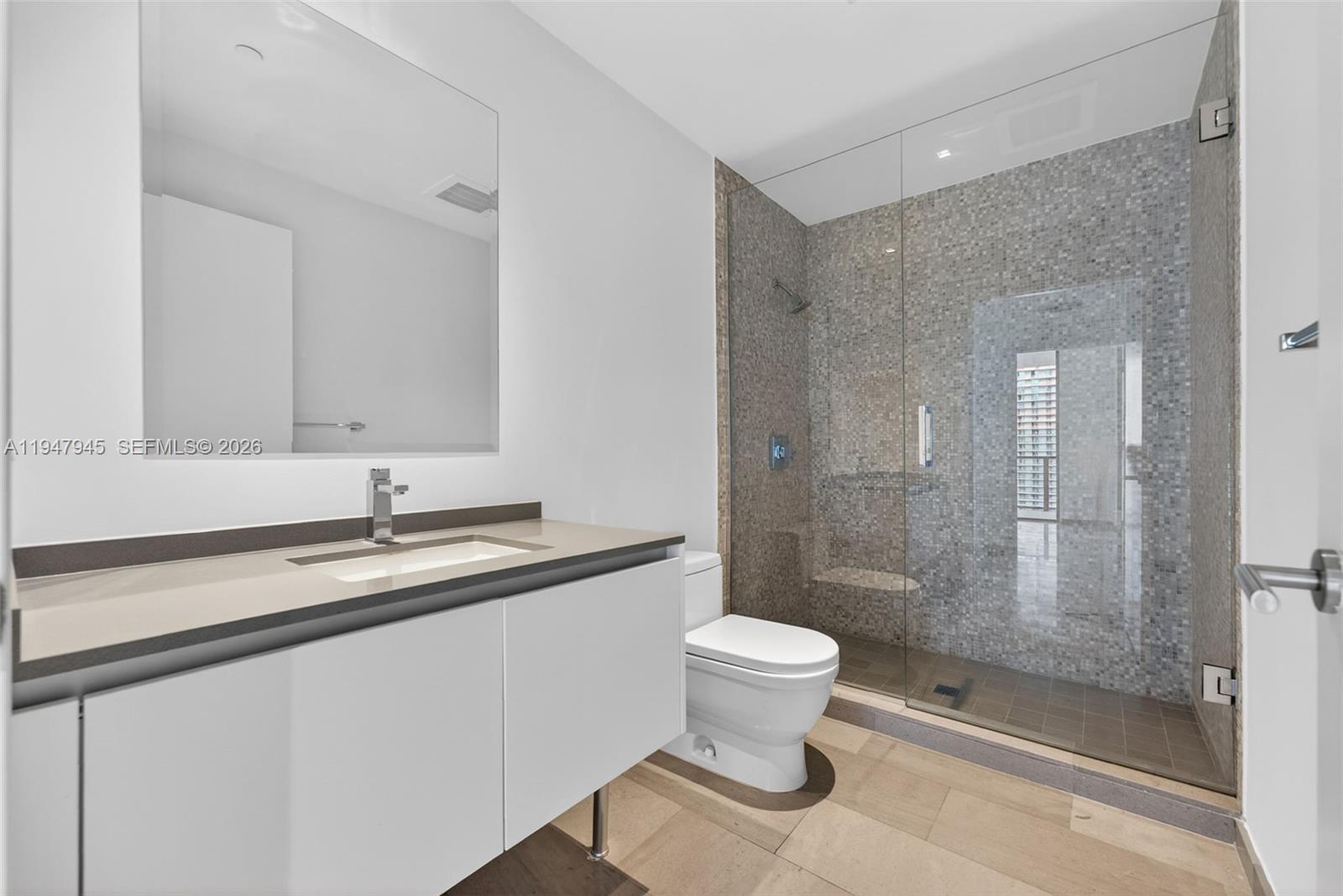 68 SE 6th St #2110, Miami FL 33131