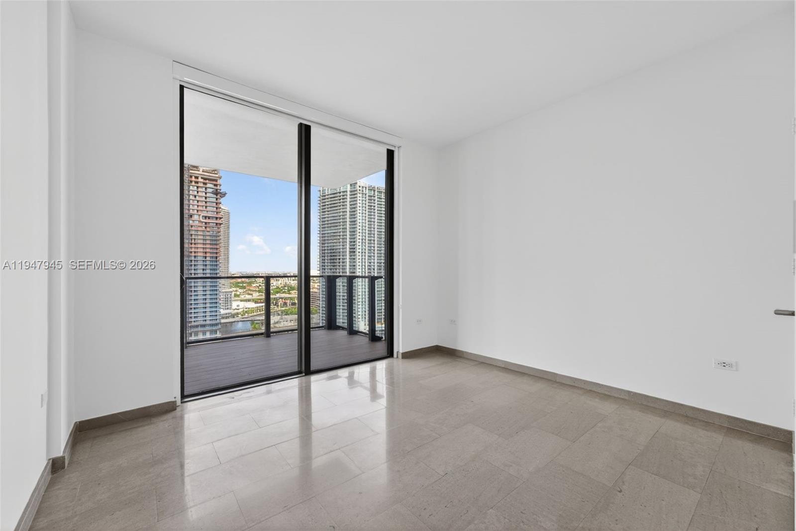 68 SE 6th St #2110, Miami FL 33131