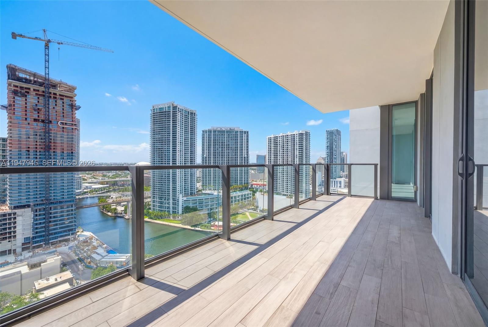 68 SE 6th St #2110, Miami FL 33131