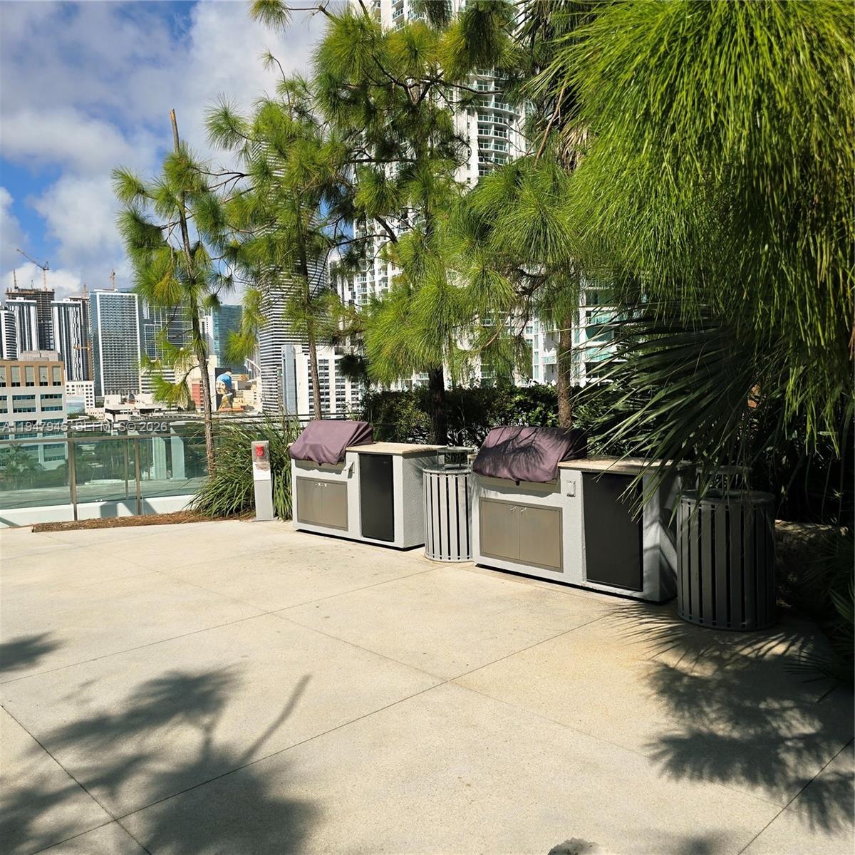 68 SE 6th St #2110, Miami FL 33131