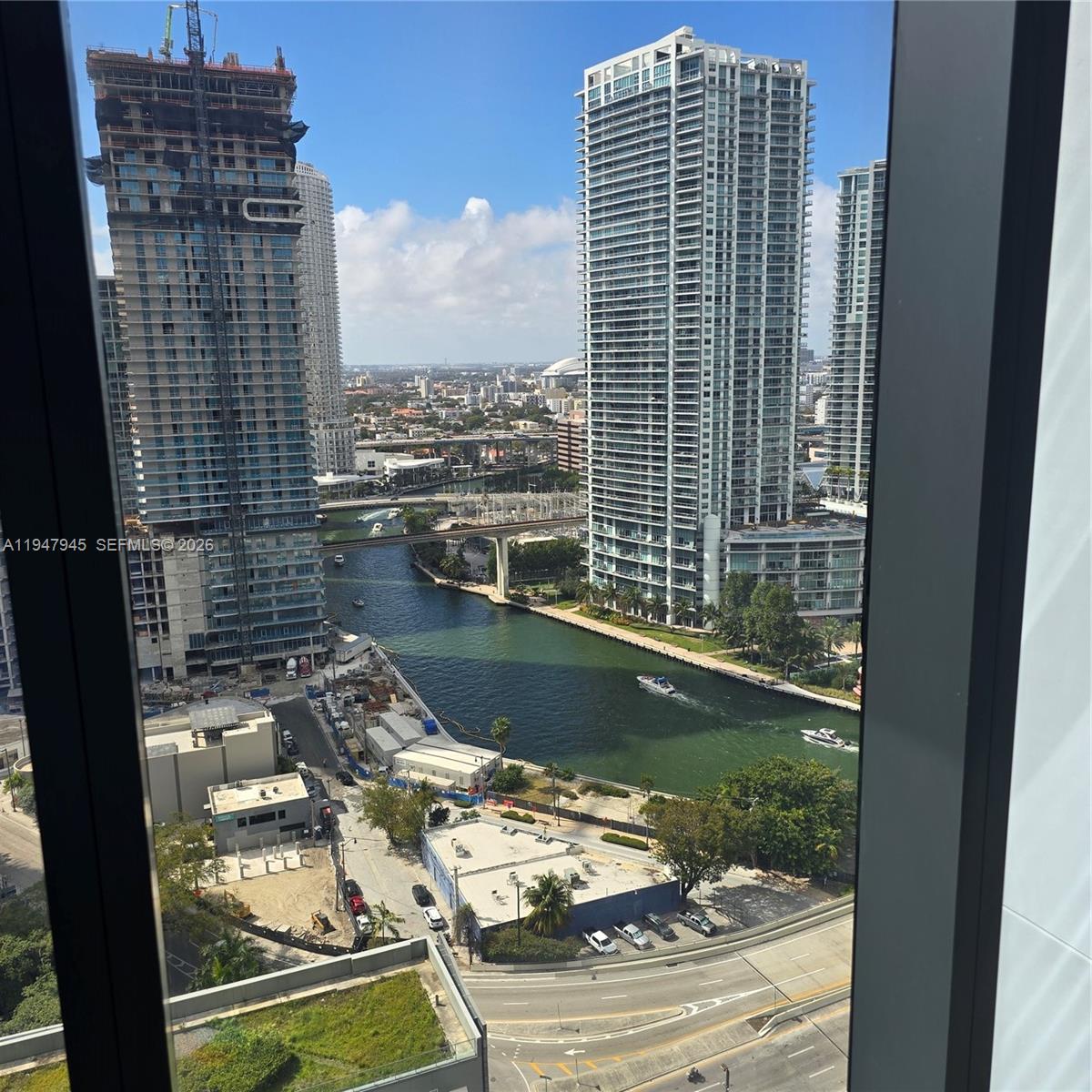 68 SE 6th St #2110, Miami FL 33131