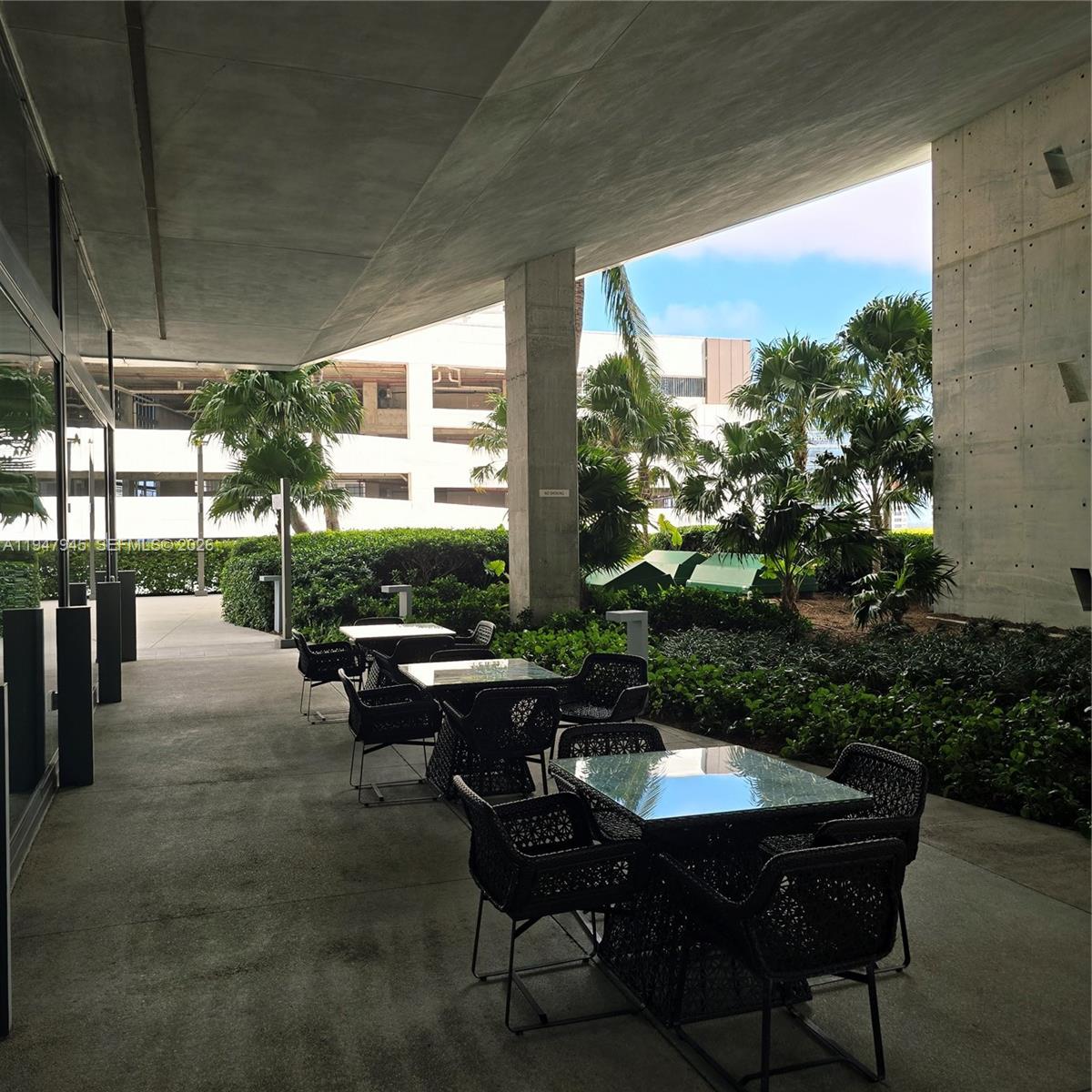 68 SE 6th St #2110, Miami FL 33131