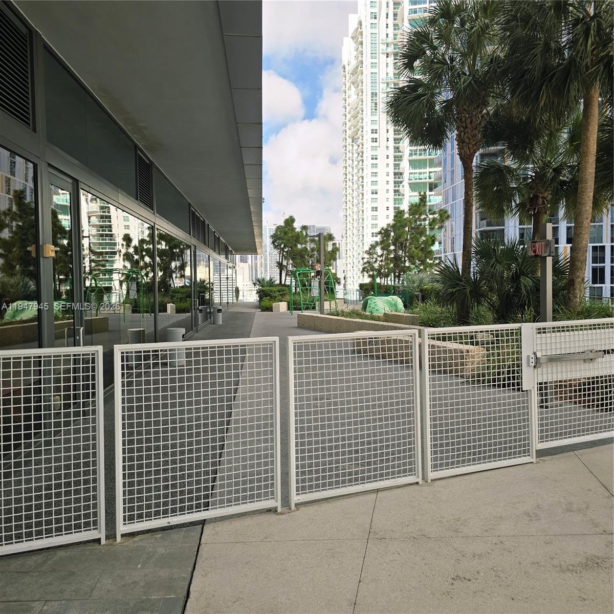 68 SE 6th St #2110, Miami FL 33131