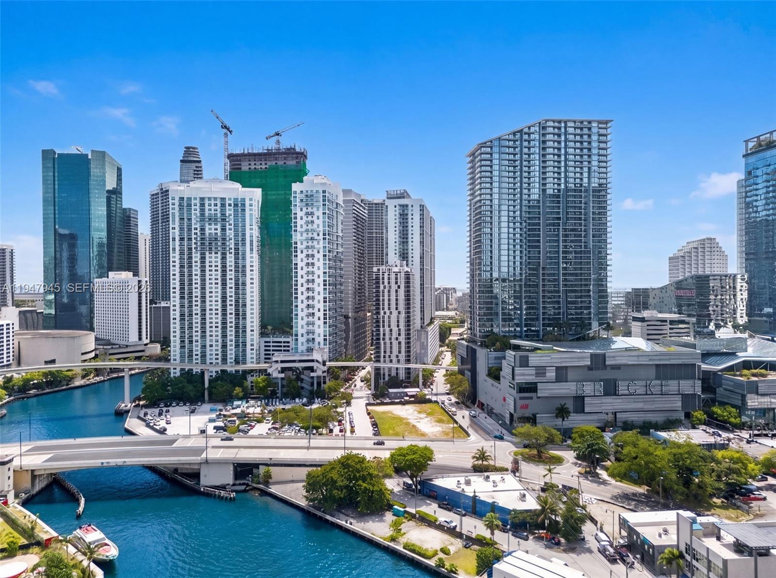 68 SE 6th St #2110, Miami FL 33131